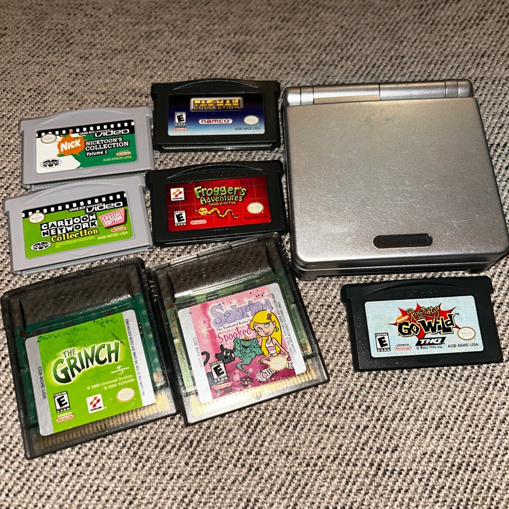 Nintendo Silver Game Boy Advance SP
